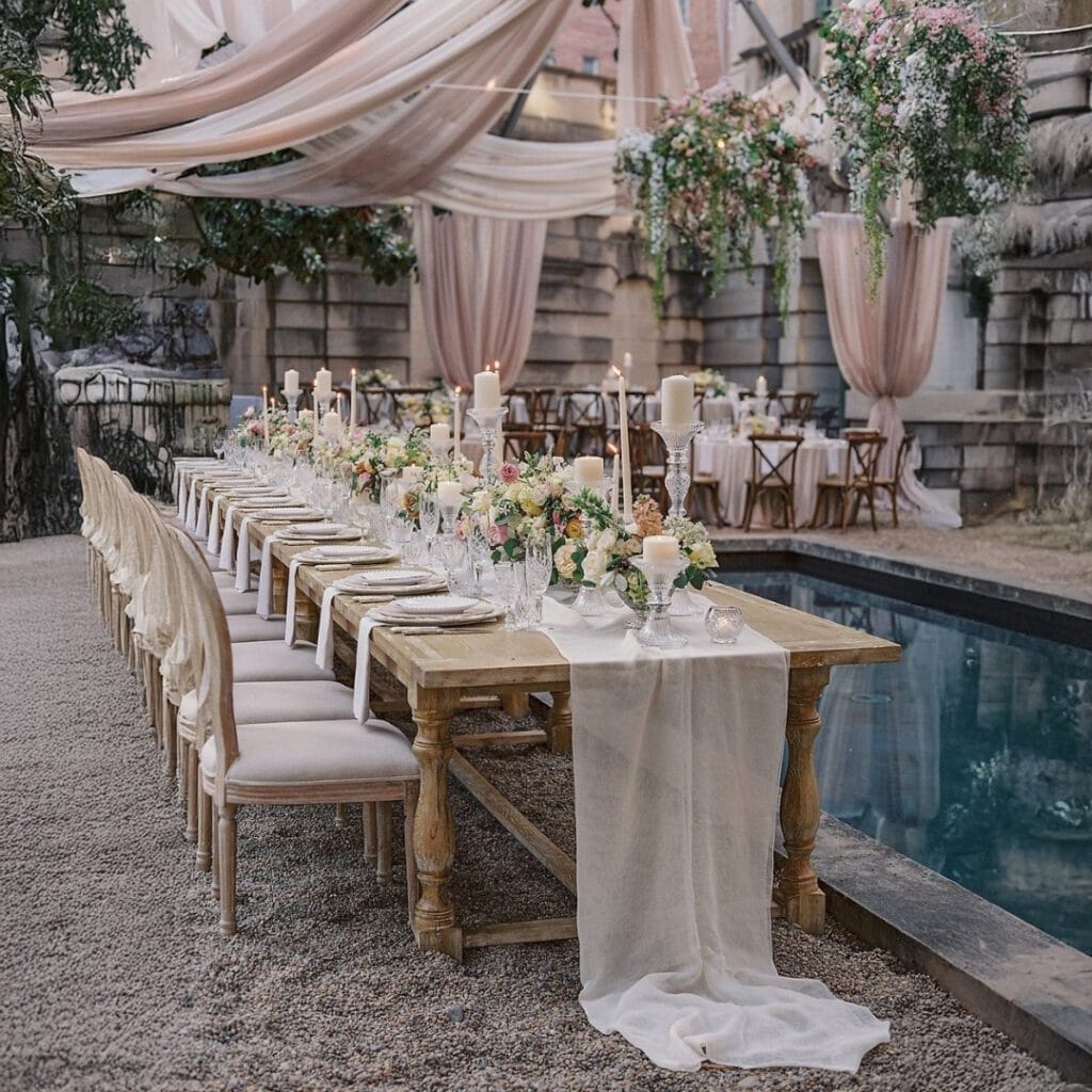 24.-Wooden-lunch-dinner-table-setting