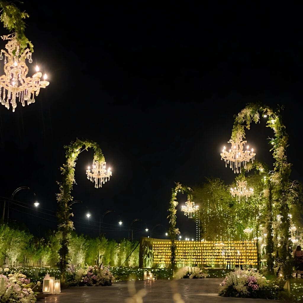 Passage J stands decor