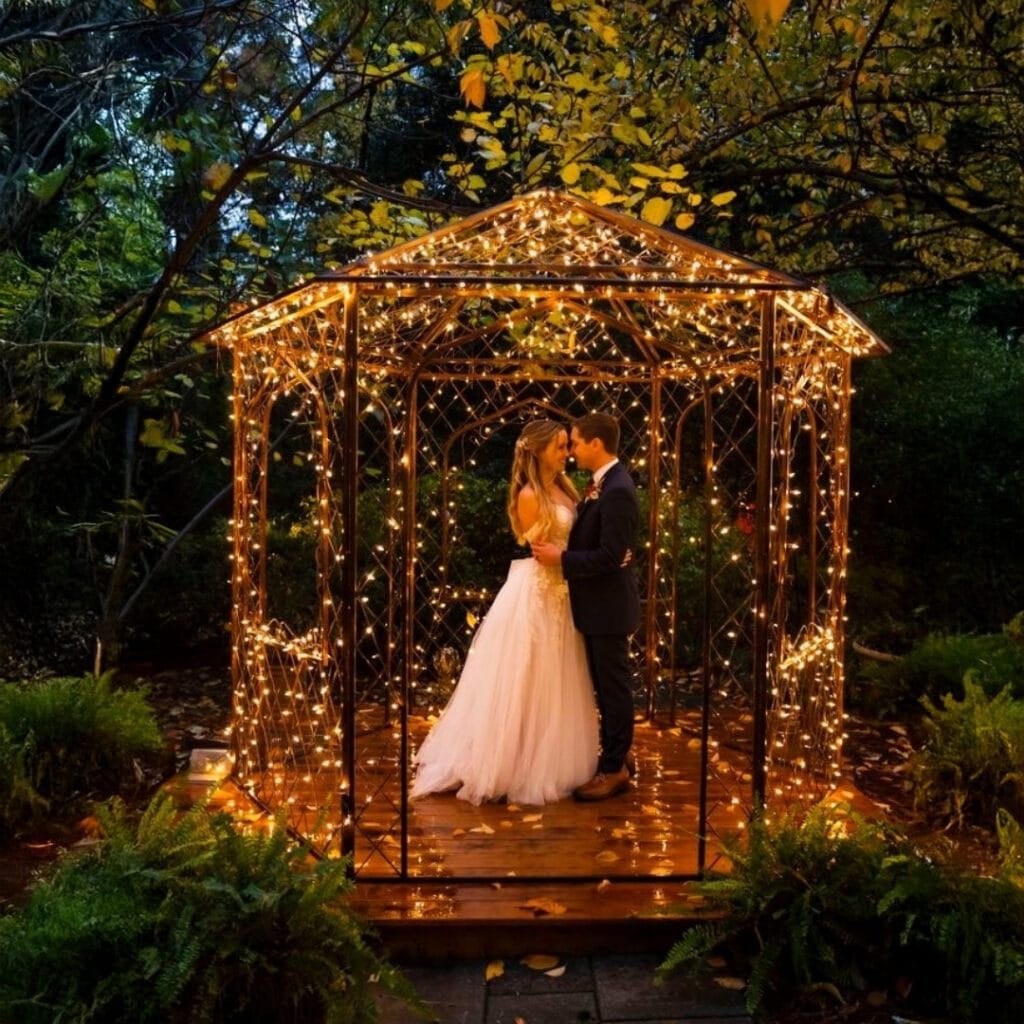 8.-Gazebo-Fairy-Light-Decor