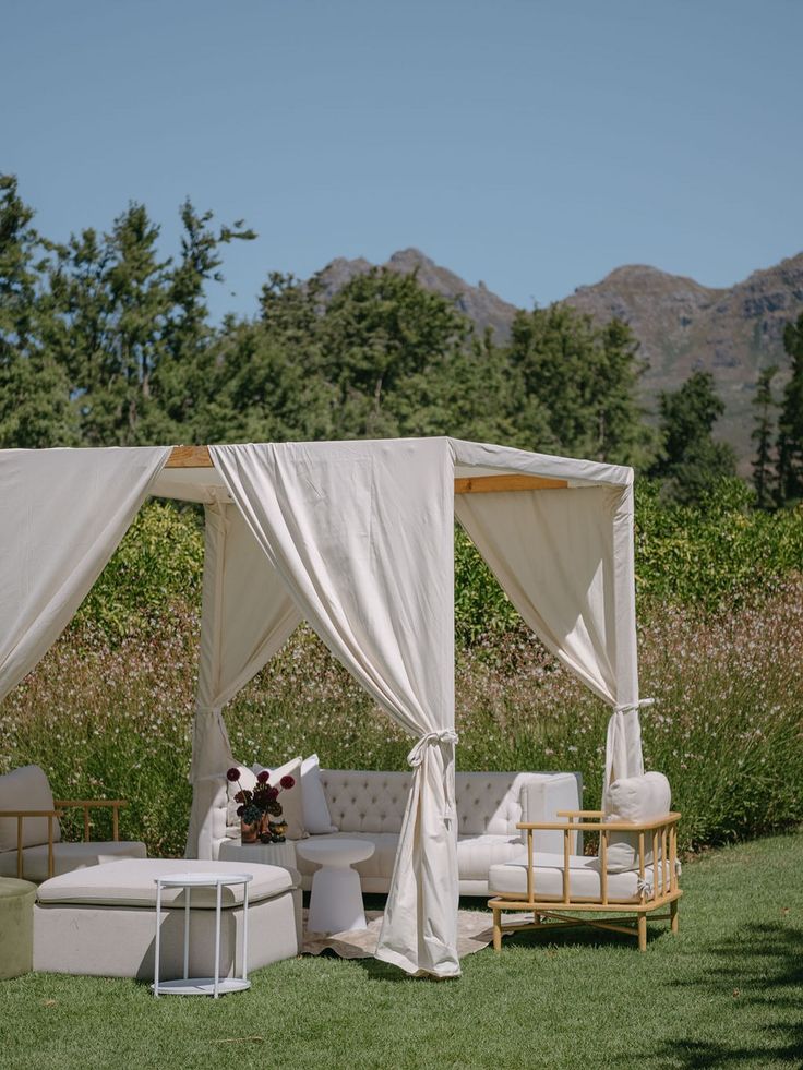 Gazebo decor 10x10ft